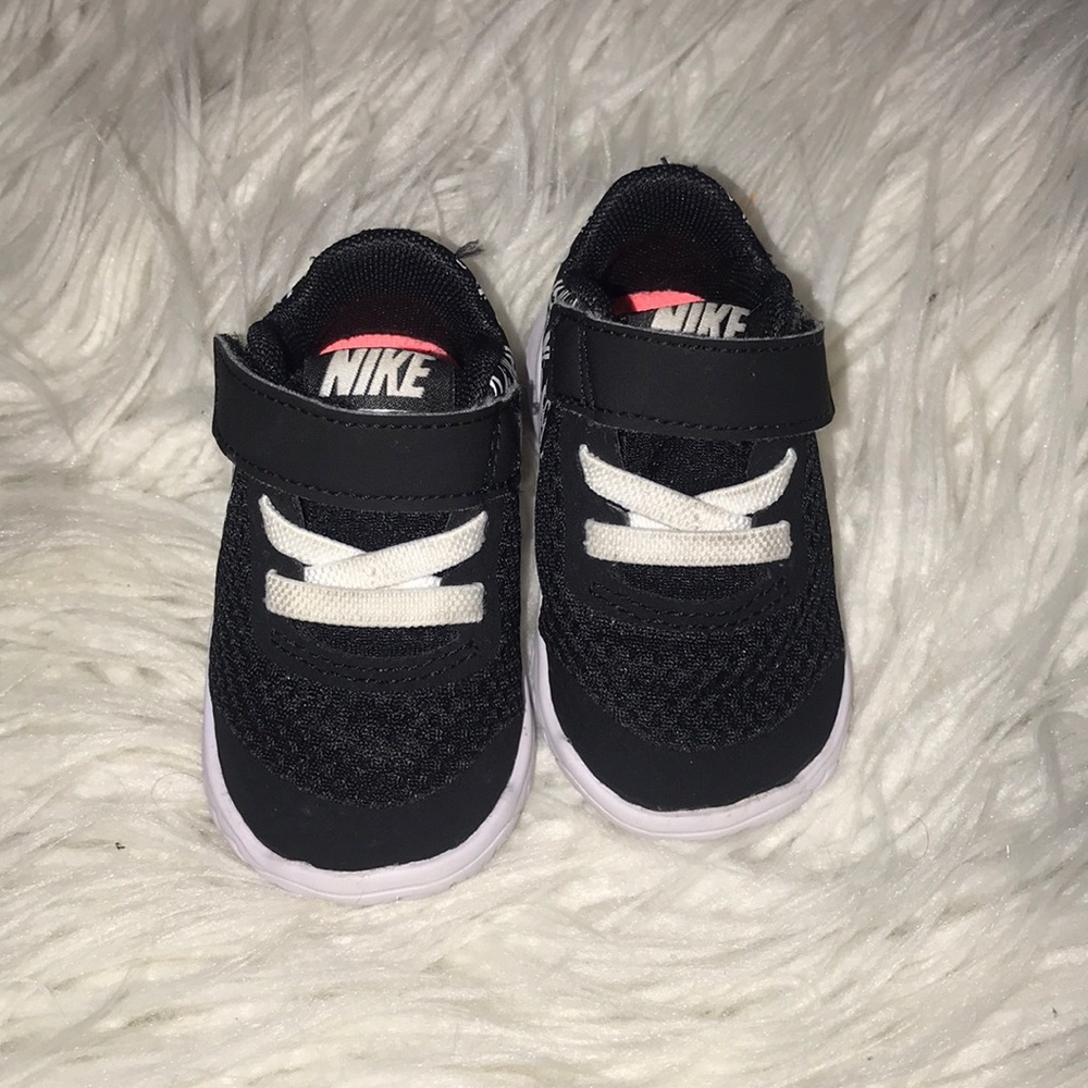 Baby Nike sneakers - Picture 3 of 4